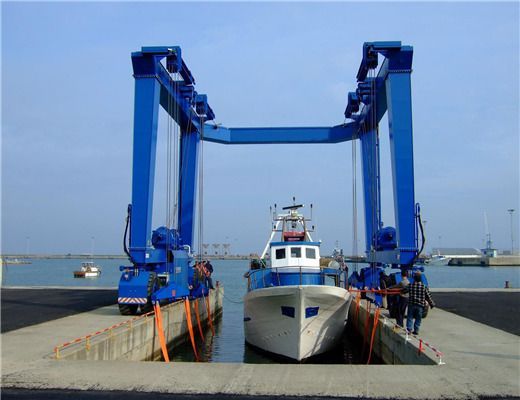 200ton-marine-travellift-with-high-quality-Huada crane