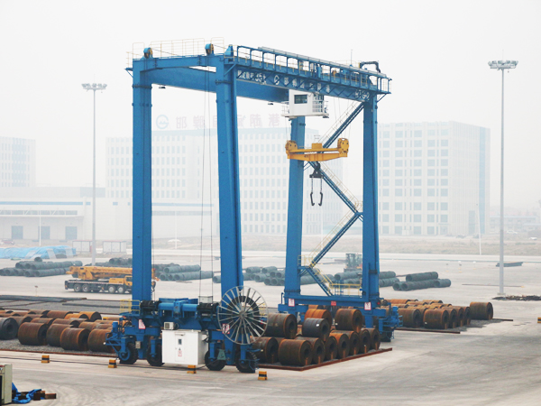 contanier-rubber-tired-gantry-crane-supplier-huada