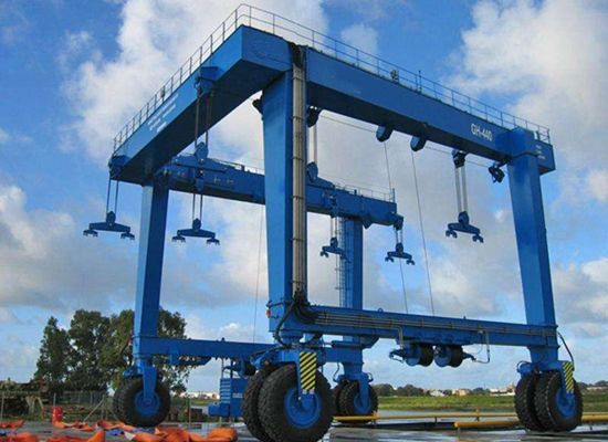 customized mobile boat lift equipment-Huadacrane