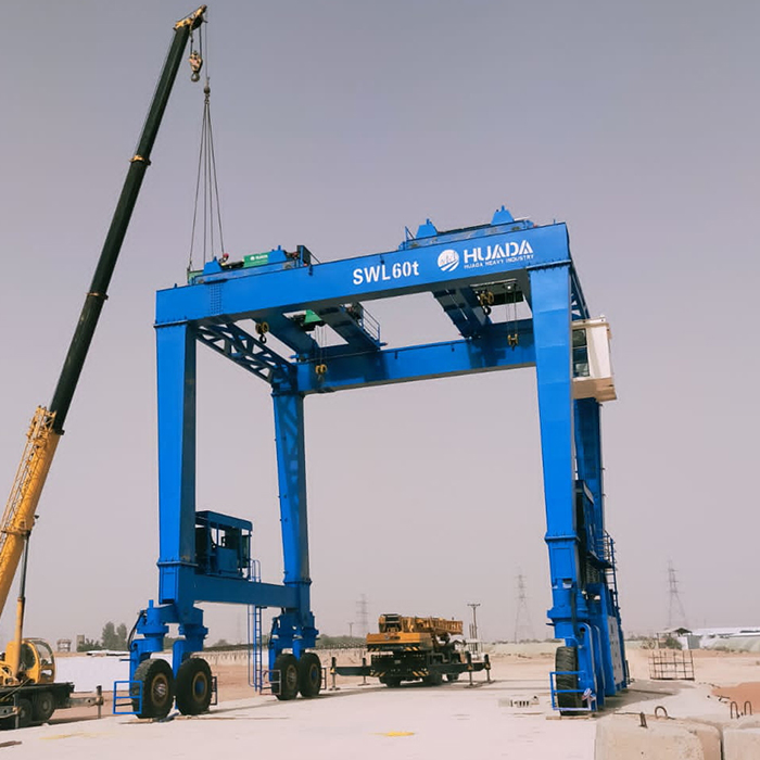 hydraulic-container-straddle-carrier-from-huada