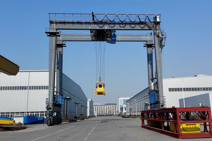 mobile-rubber-tired-gantry-crane-for-sale-Huada Heavy Industry