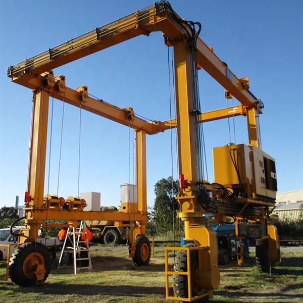 mobile straddle carrier crane for sale-huada heavy industry