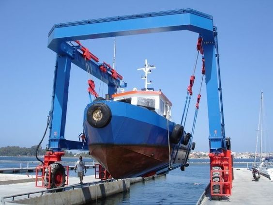 professional-mobile-boat-lift-for-sale-Huadacrane