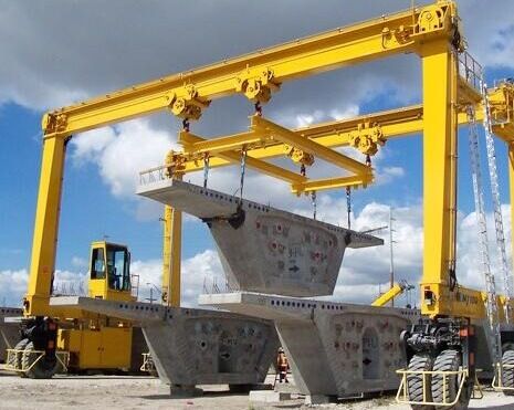 starddle-carrier-crane-factory-price-for-lifting-Huada