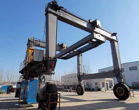 straddle-carrier-crane-china-supplier-huada