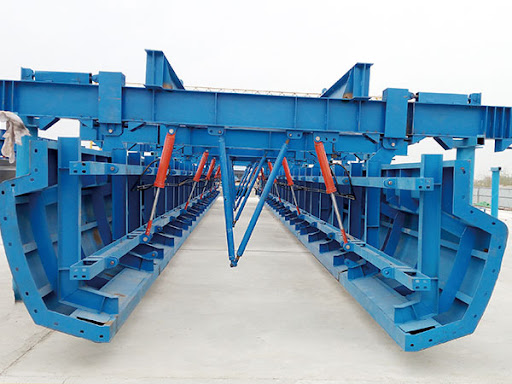 u-beam-precast-concrete-moulds-for-bridge-construction-Huada crane