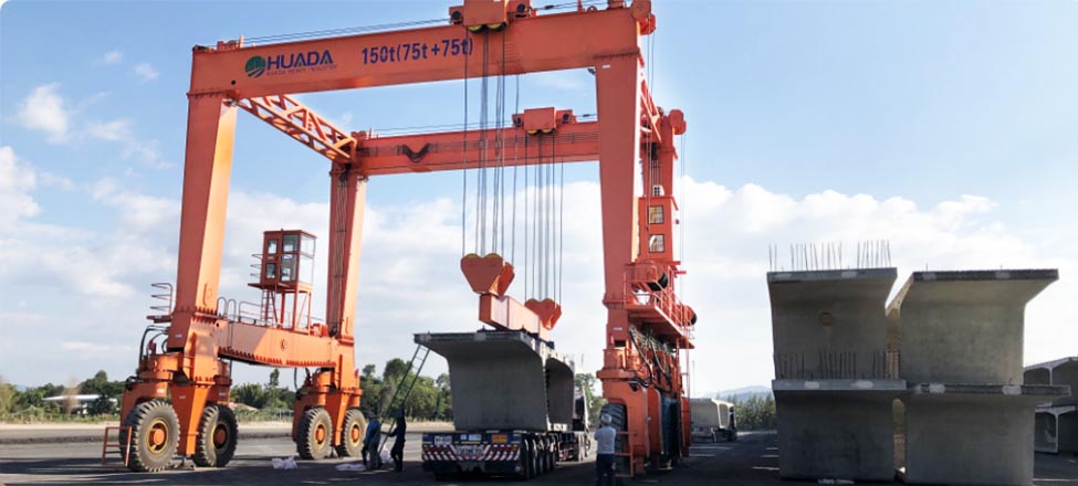 Dual Traversing Trolleys